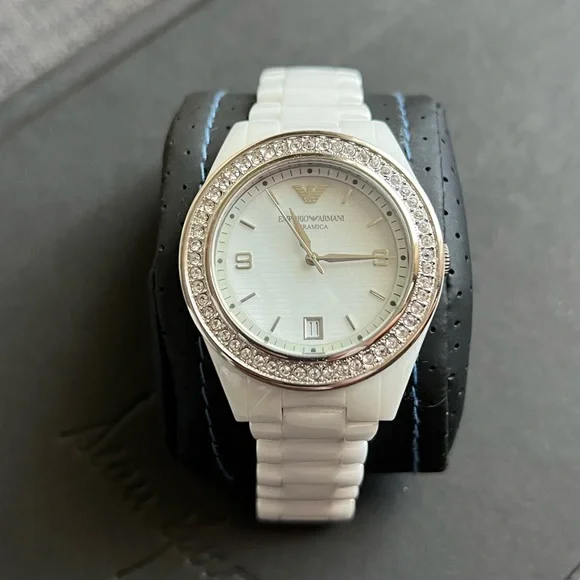 Emporio Armani Carmelo Mini Womens Quartz Watch Silver Tone Leather New Battery Emporio Armani Carmelo Mini Womens Quartz Watch Silver Tone  main image 4